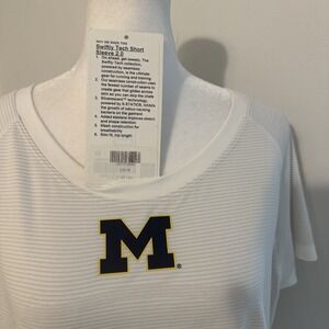 🍋 EUC Lululemon Swiftly Tech SHORT Sleeve 2.0 Women U Of Michigan 18 WHITE